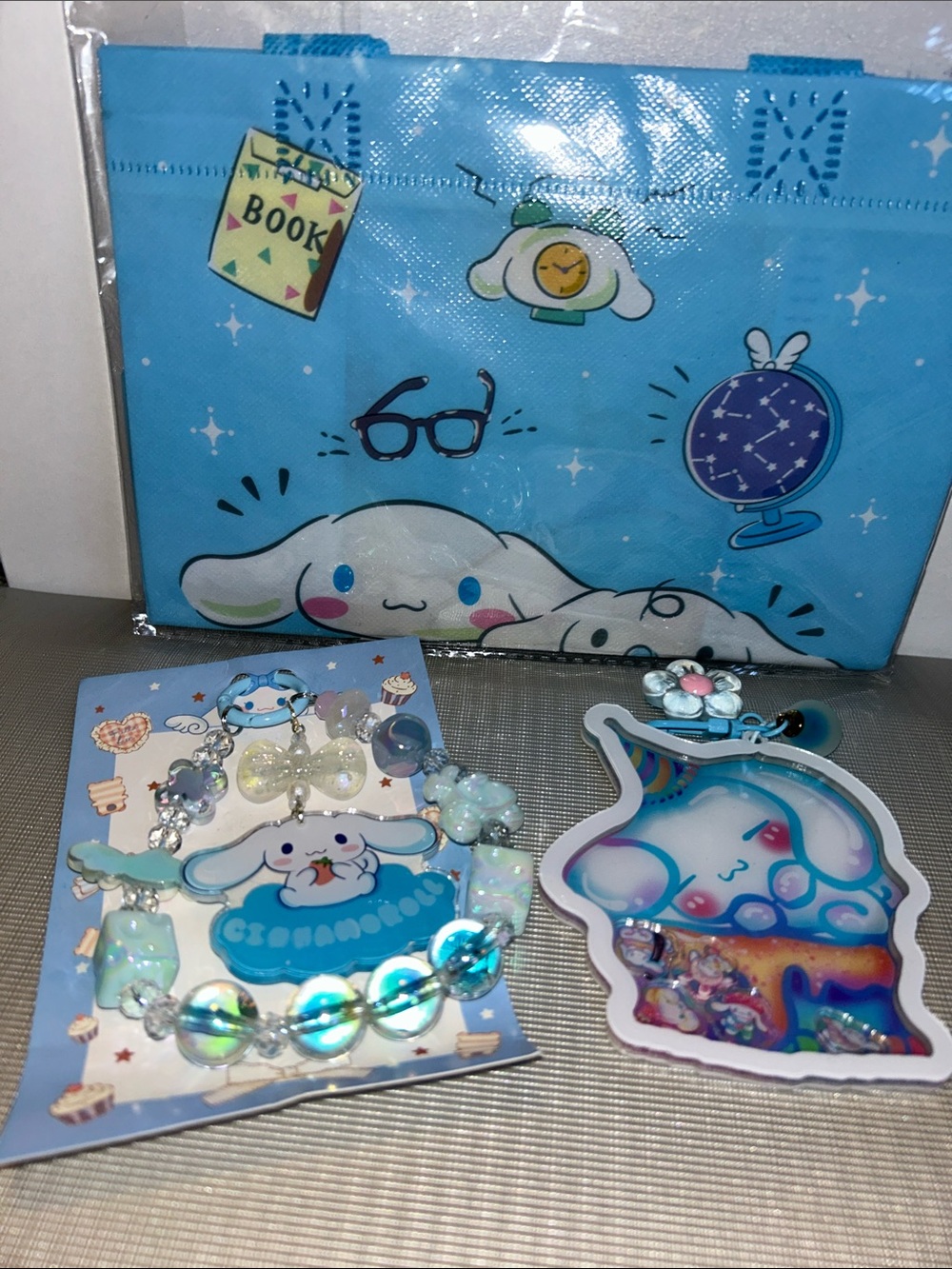 ✨BUNDLE✨Cinnamoroll reusable bag and two bag charms